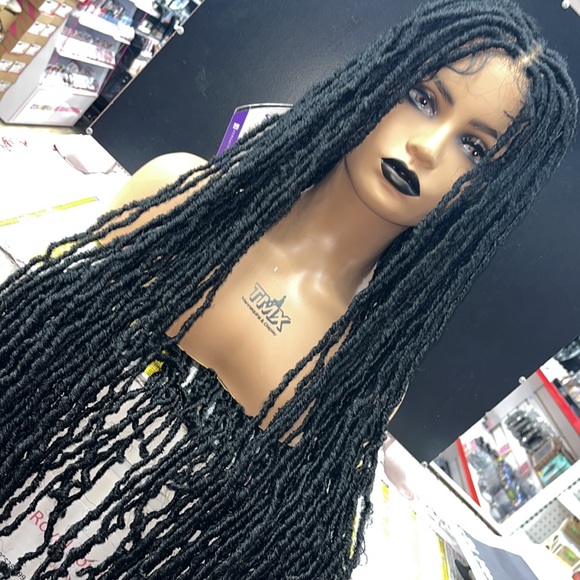 Beautiful locs lace front - Picture 4 of 7
